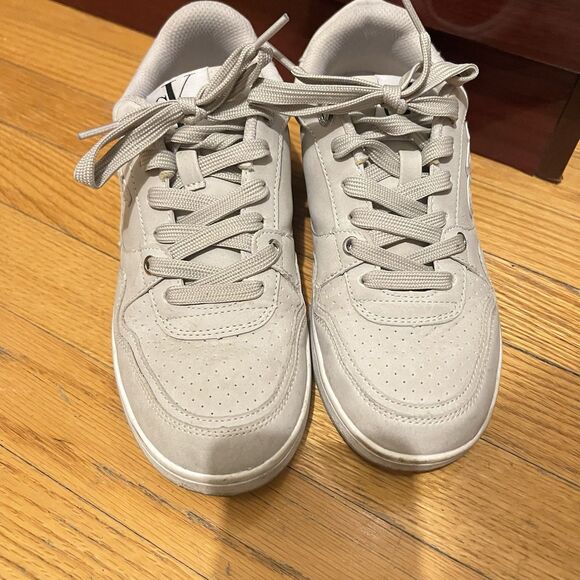 Calvin Klein Henlea Sneakers Size 8M Beige Classic Neutral Shoes Preppy Modern - Picture 3 of 8